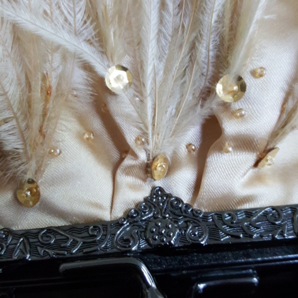Gold beaded evening, satin bag, with fringes - Picture 5 of 7